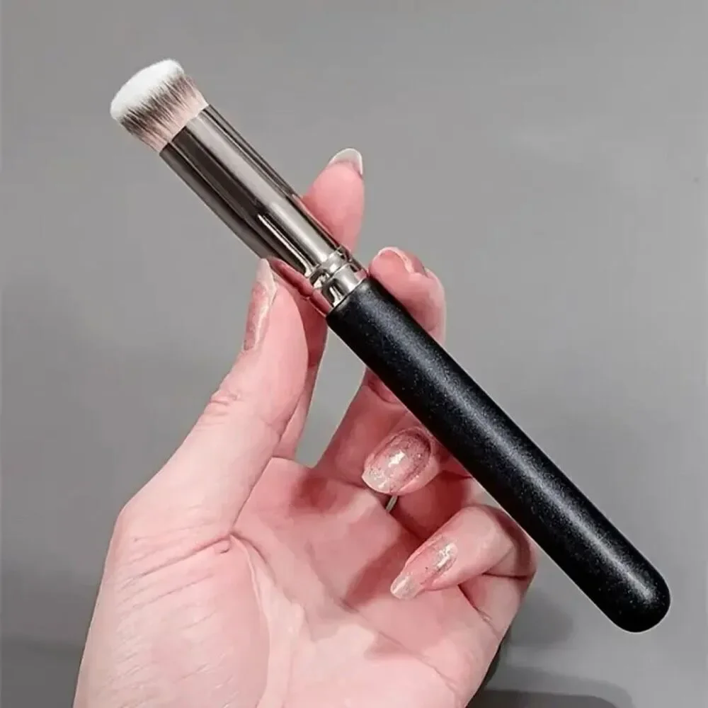 NWT Kabuki Multi-Purpose Face Makeup Brush Blending, Buffing, Flawless Finish